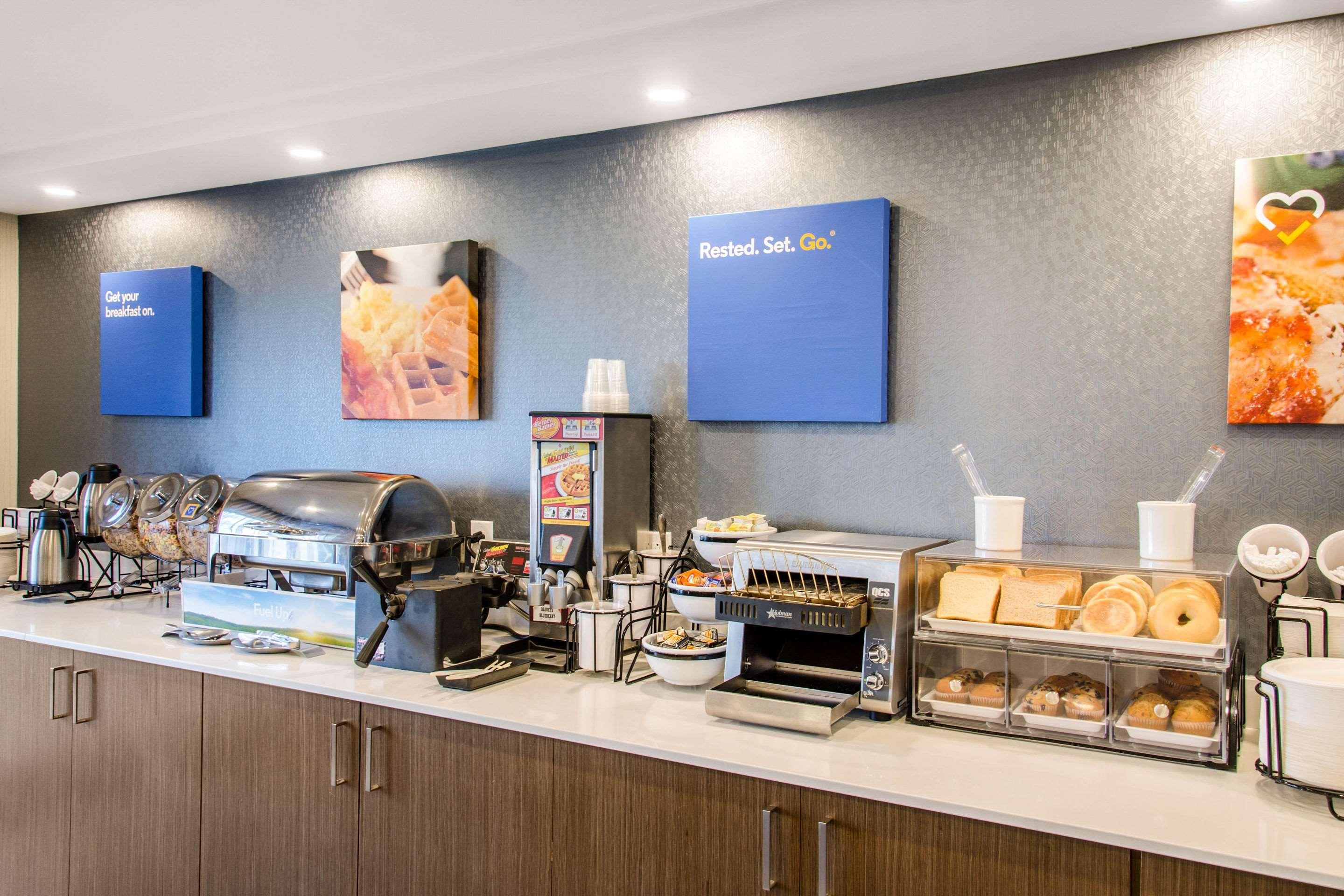 Comfort Inn Aeroport Dorval Ngoại thất bức ảnh