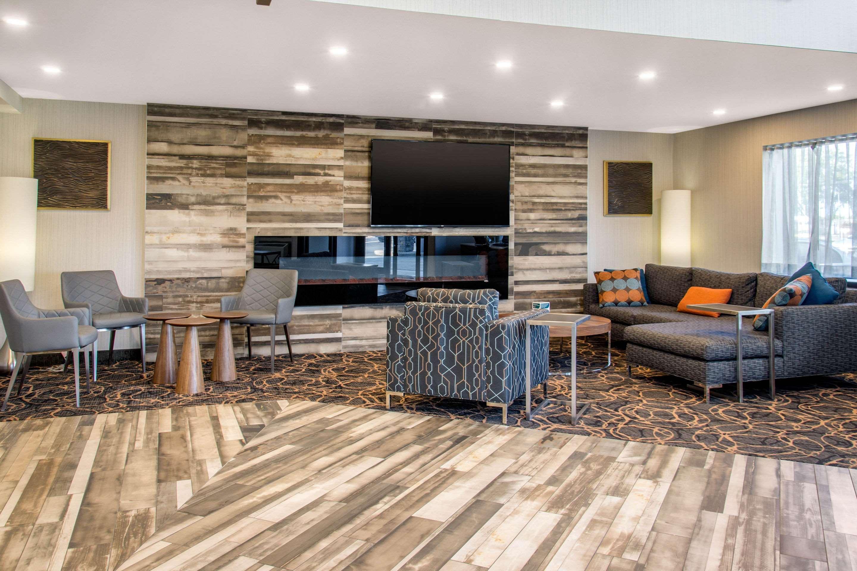 Comfort Inn Aeroport Dorval Ngoại thất bức ảnh