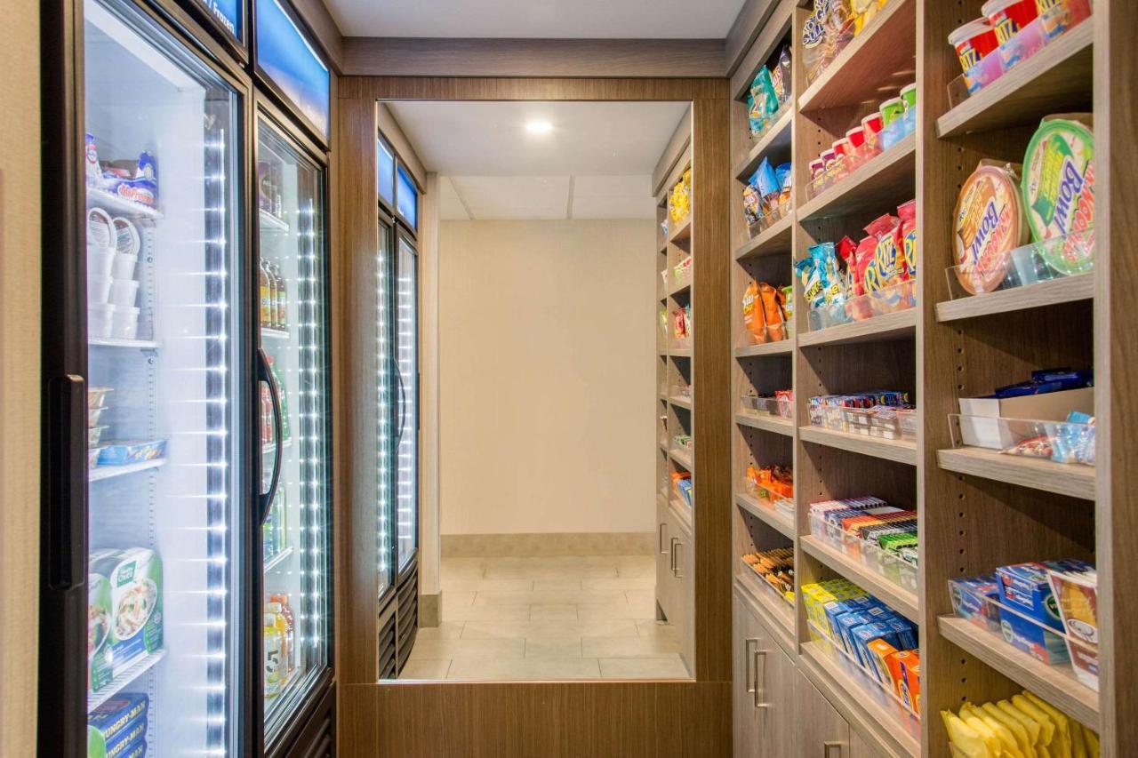Comfort Inn Aeroport Dorval Ngoại thất bức ảnh